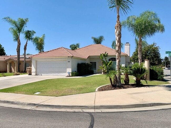 Building Photo - Beautifully Updated Home in Tevis Ranch - ...