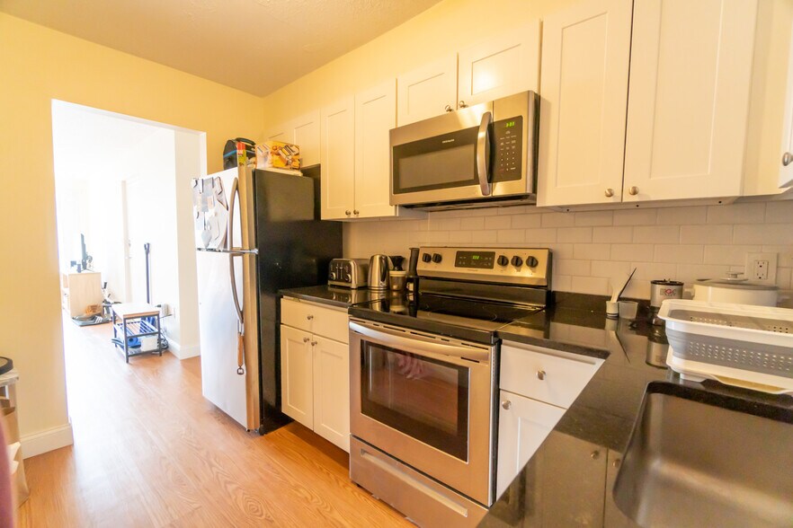 Building Photo - 143 Tremont St