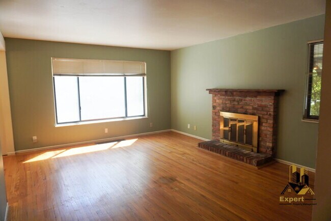 Building Photo - 7479 Skycrest Ct