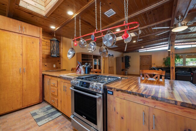 Building Photo - 10128 2nd St NW