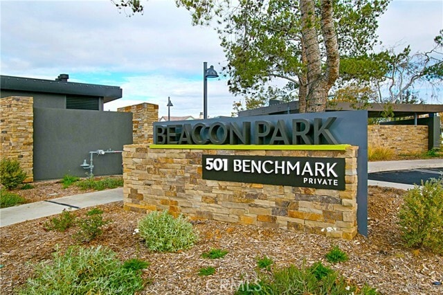 Building Photo - 814 Beacon