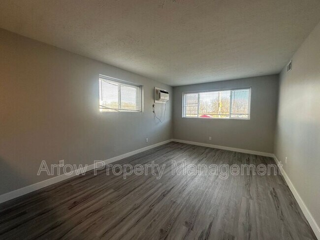 Building Photo - 5725 S 14th St