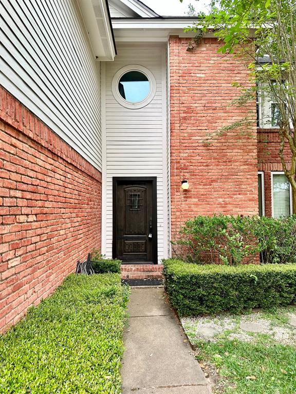 Building Photo - 4842 Green Trail Dr
