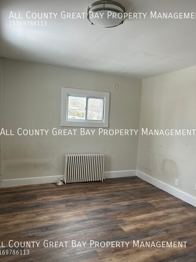 Building Photo - 37 Maplewood Rd