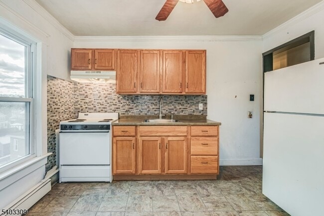 Building Photo - 155 Main St