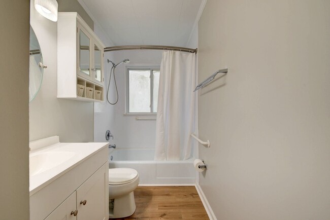 Building Photo - Dog Friendly 3 Bed 1 Bath Ranch Home With ...