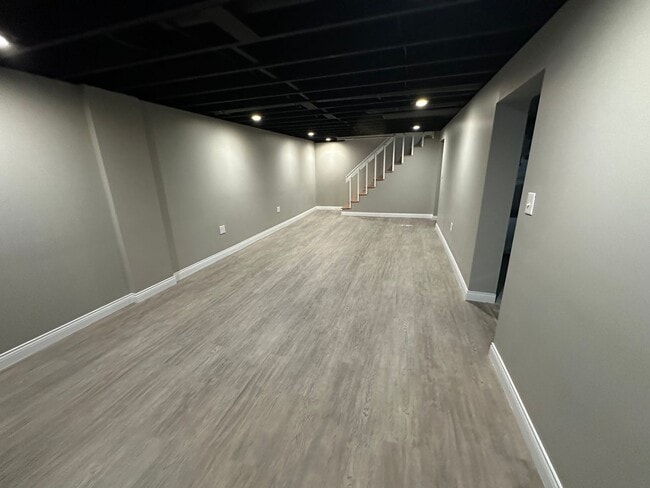 Building Photo - Stunning Single Family Home in “The Knolls”