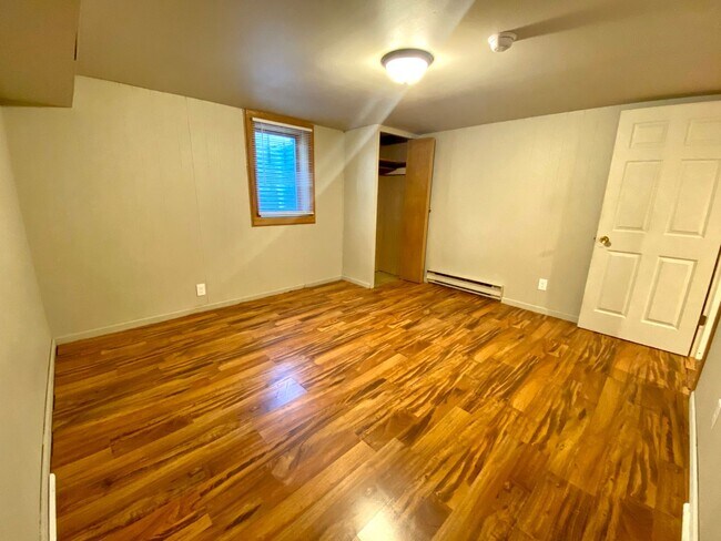 Building Photo - 1418