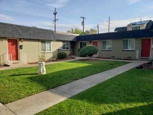 Building Photo - Convenient Sugar House Apartment for Rent!