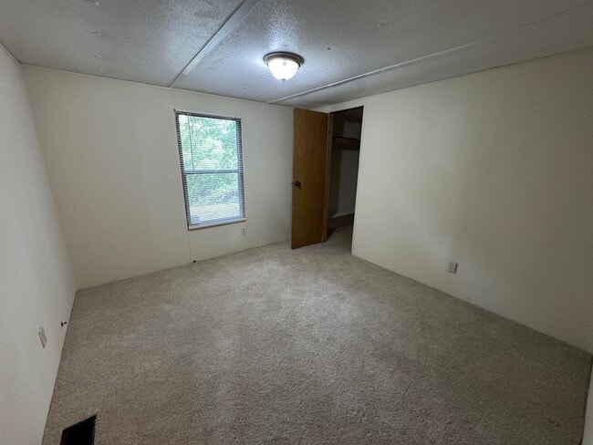 Building Photo - Private 3/2.5 Home with bonus room- $1,895