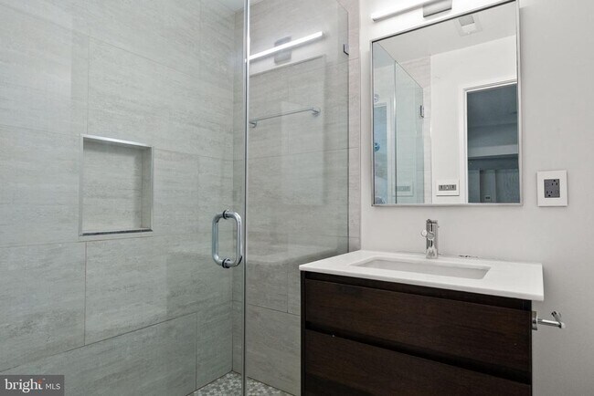 Building Photo - 3820 Argyle Terrace NW