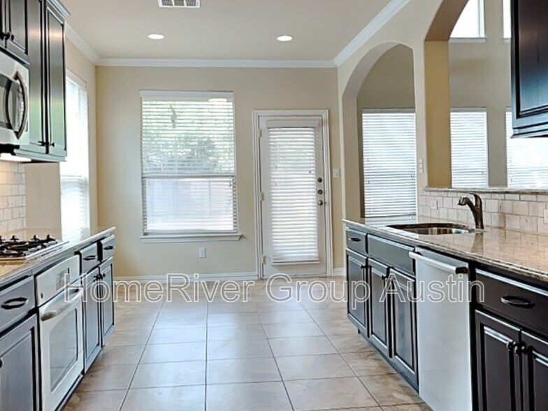 Building Photo - 1303 Orchard Falls Dr