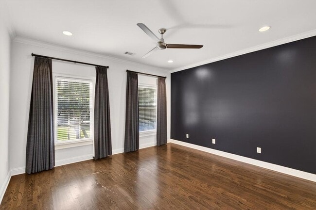 Building Photo - 16 Conifer Cir NE