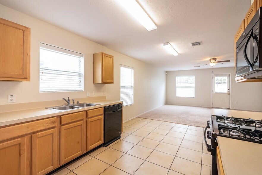 Building Photo - 3826 Rowlock Vine Dr