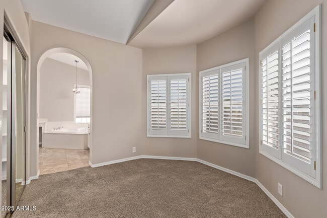 Building Photo - 1211 E Desert Flower Ln