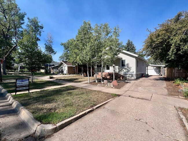 Building Photo - 1405 16th Ave