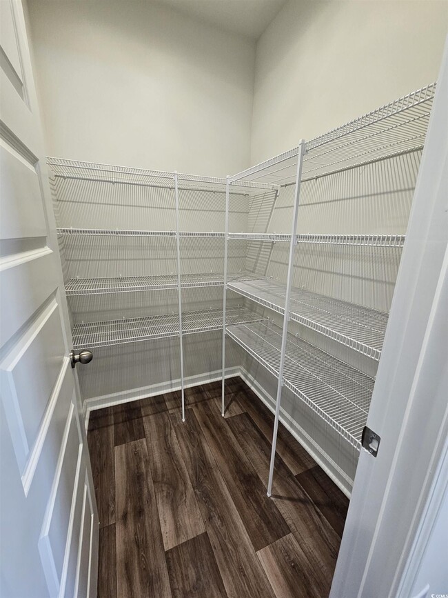 Building Photo - 805 Wapama St