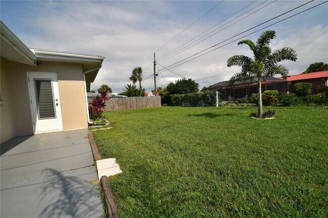 Building Photo - 6611 Colonial Dr