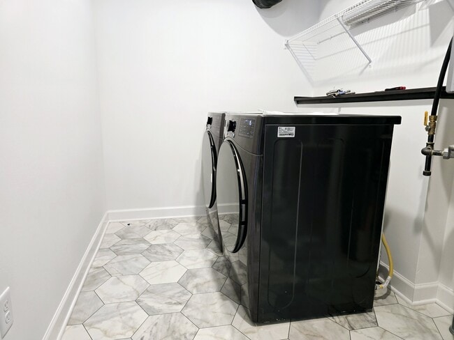 Washer and Dryer - 1103 Middlefield Rd