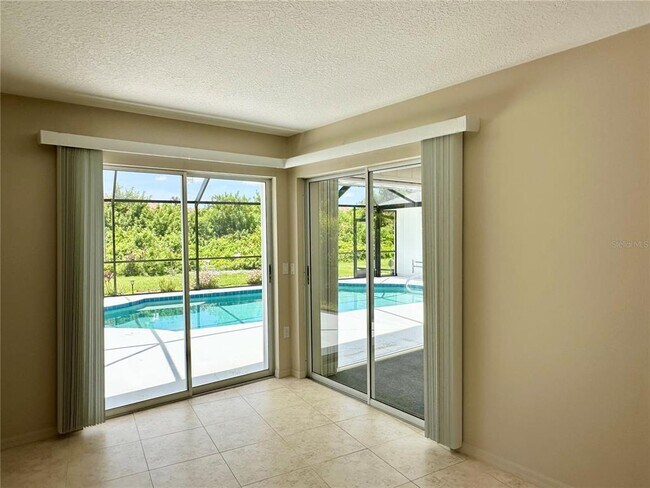 Building Photo - 5024 Southern Pine Cir