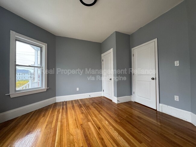 Building Photo - 56 Coolidge St