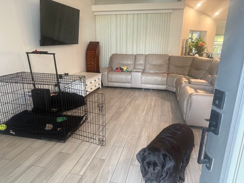 Living Room - 5780 Osprey Rd