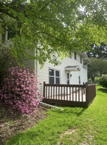 Building Photo - 302 Forrest St