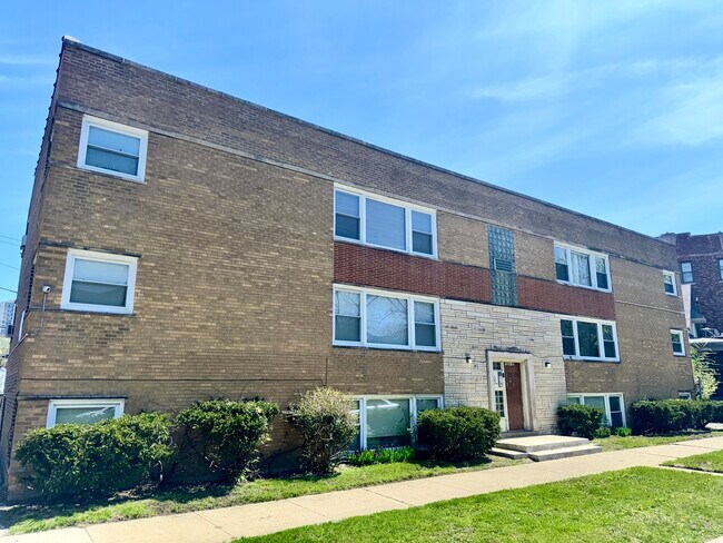 Primary Photo - 7325 S Kingston Ave