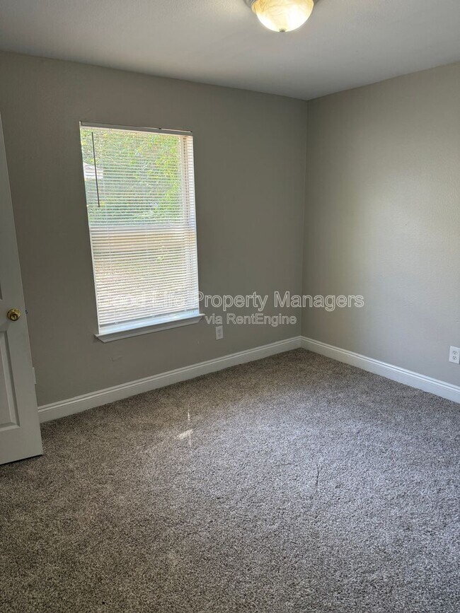 Building Photo - 8440 Chisholm Rd