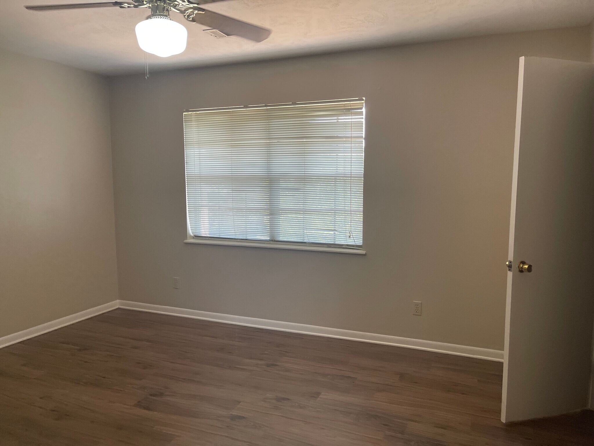 Building Photo - 1205 Vinyard Ct