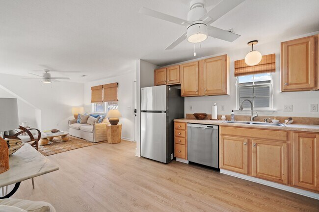 Building Photo - 1312 Cypress Ave