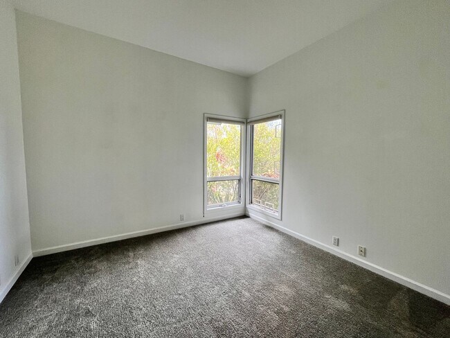 Building Photo - Kamuela Heights