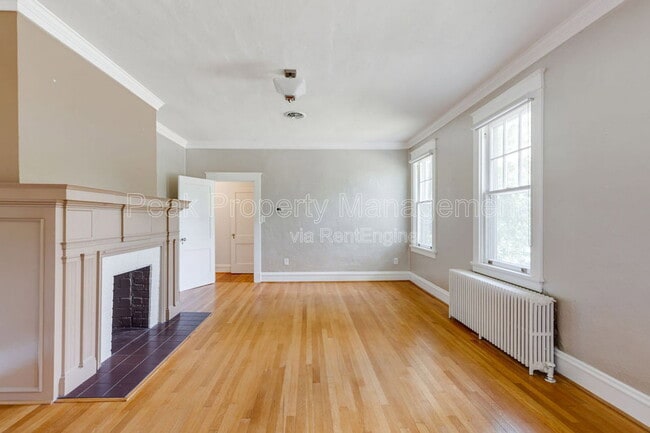 Building Photo - 1404 Wilmington Ave W