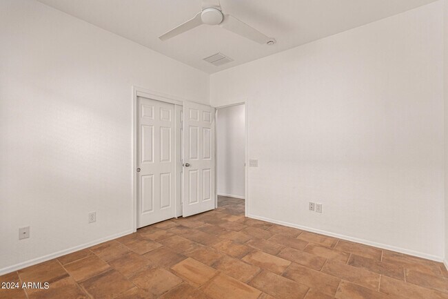 Building Photo - 10847 W Avenida Del Rey