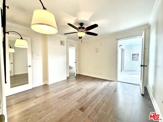 Building Photo - 1515 S Beverly Dr