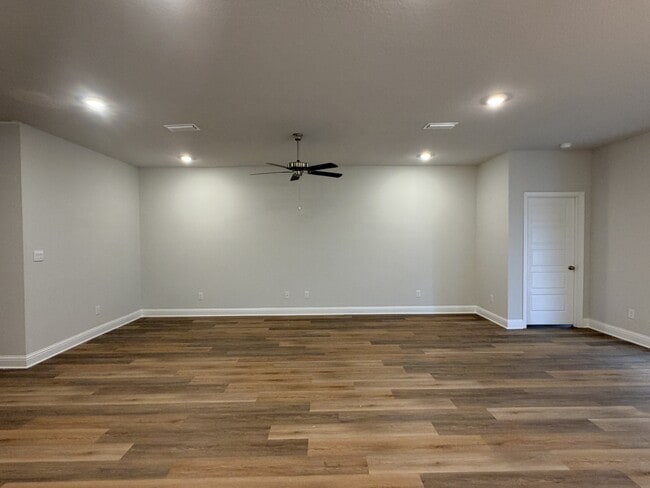 Building Photo - 7307 Hawkins Mnr