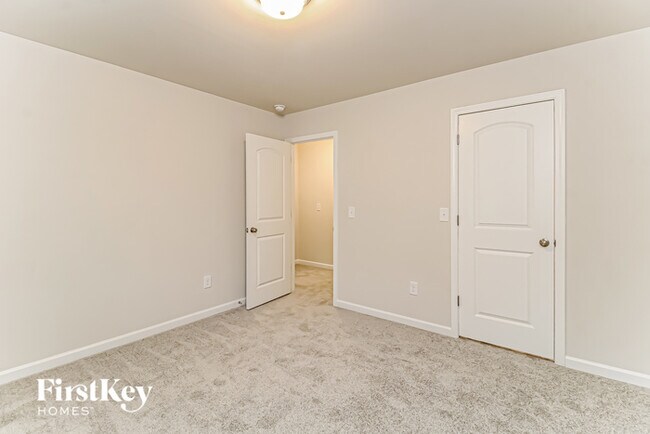 Building Photo - 1136 Scarlett Dr