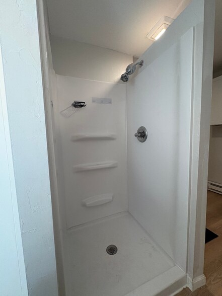 Building Photo - 1328 N Main St