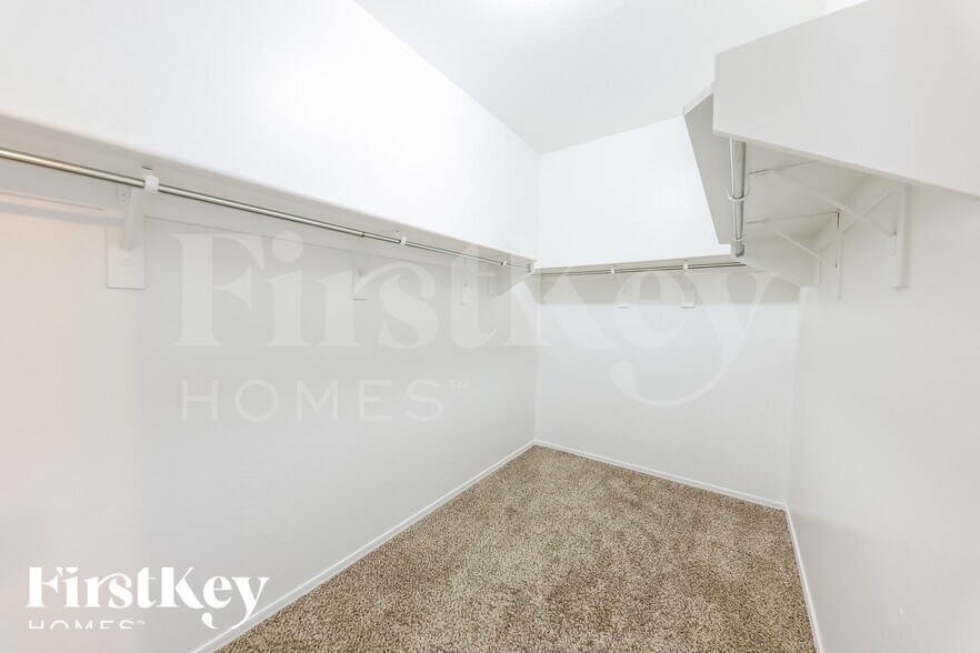 Building Photo - 4936 S 238th Ln