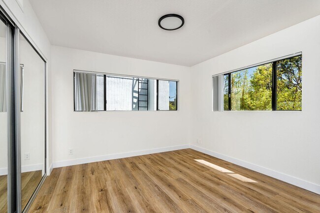 Building Photo - 2500 Abbot Kinney Blvd