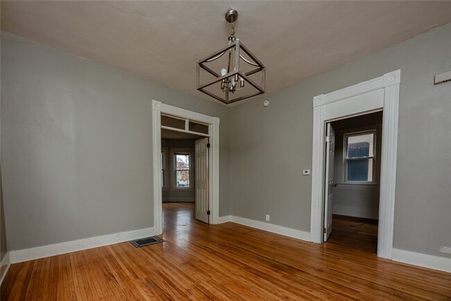 Building Photo - 144 Adams St