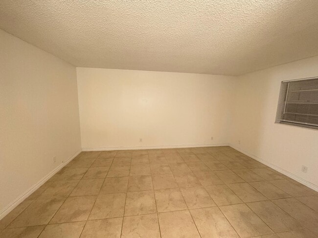 Building Photo - 10821 N Military Trl