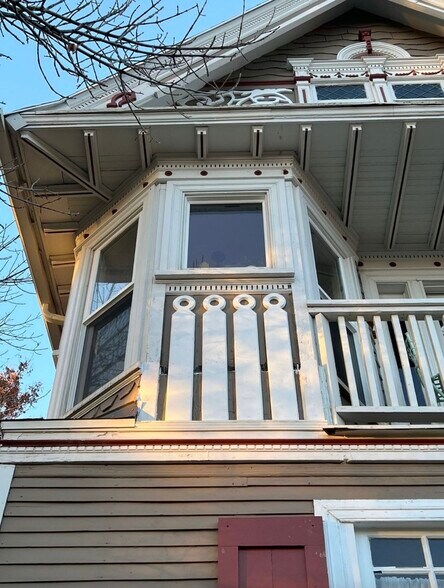 Building Photo - 825 E 3rd Ave