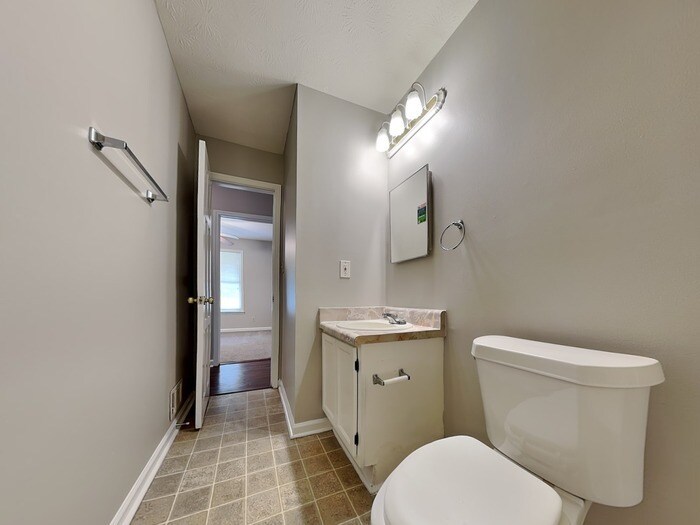 Building Photo - 308 Rebecca Ct