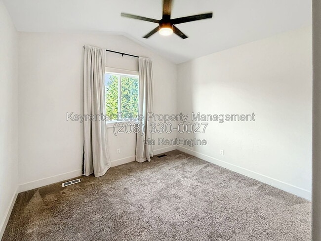 Building Photo - 1440 W Cerulean St
