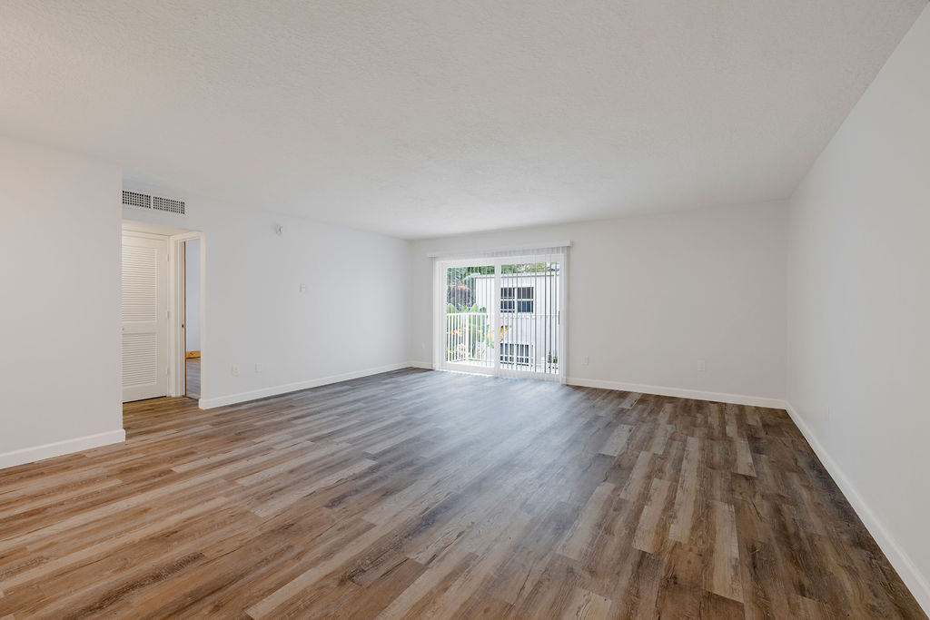 Building Photo - 715 20th St