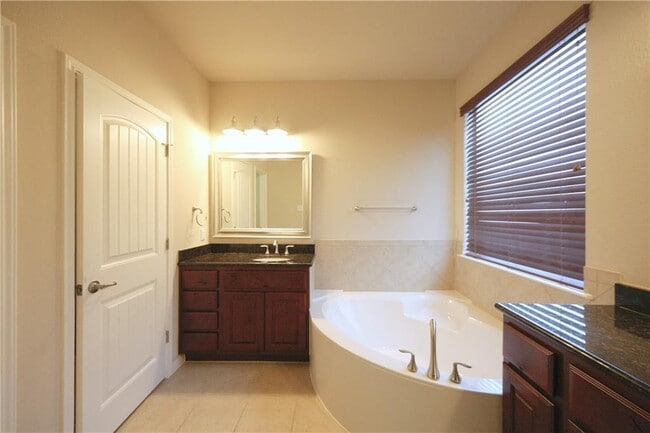 Building Photo - 1909 Manada Trail