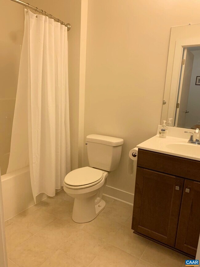 Building Photo - 129 Almere Ave