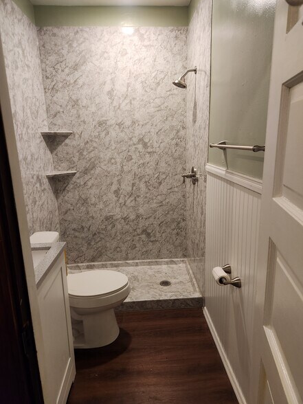 Building Photo - 1395 Section Rd