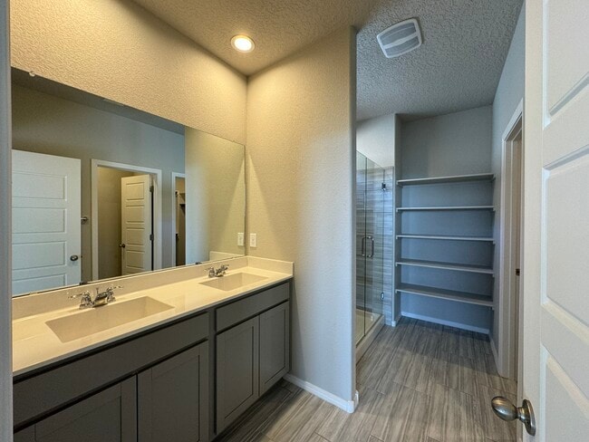 Building Photo - 776 Amatista Lp SE